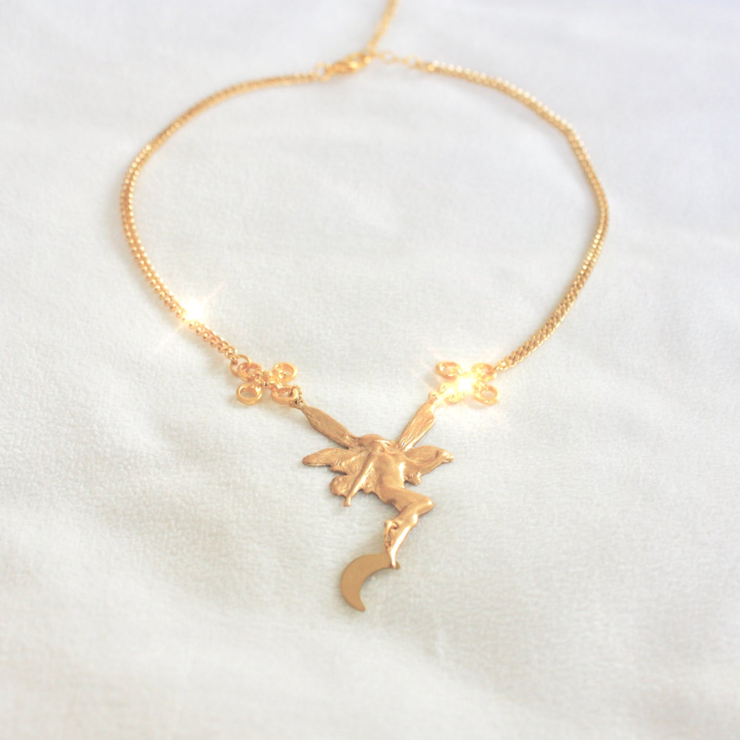 New Beginnings Choker in Gold