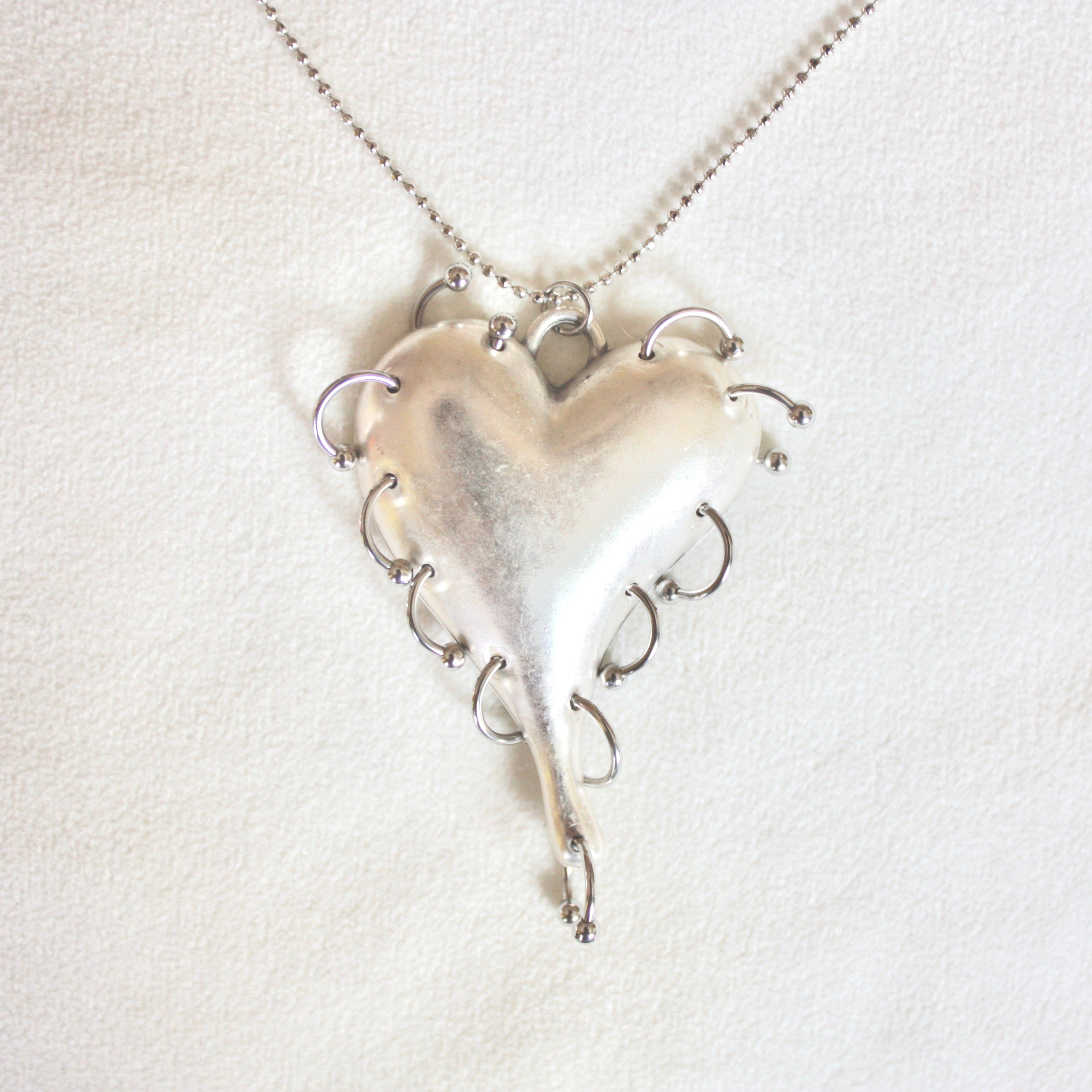 Bleeding Hearts Choker in Silver