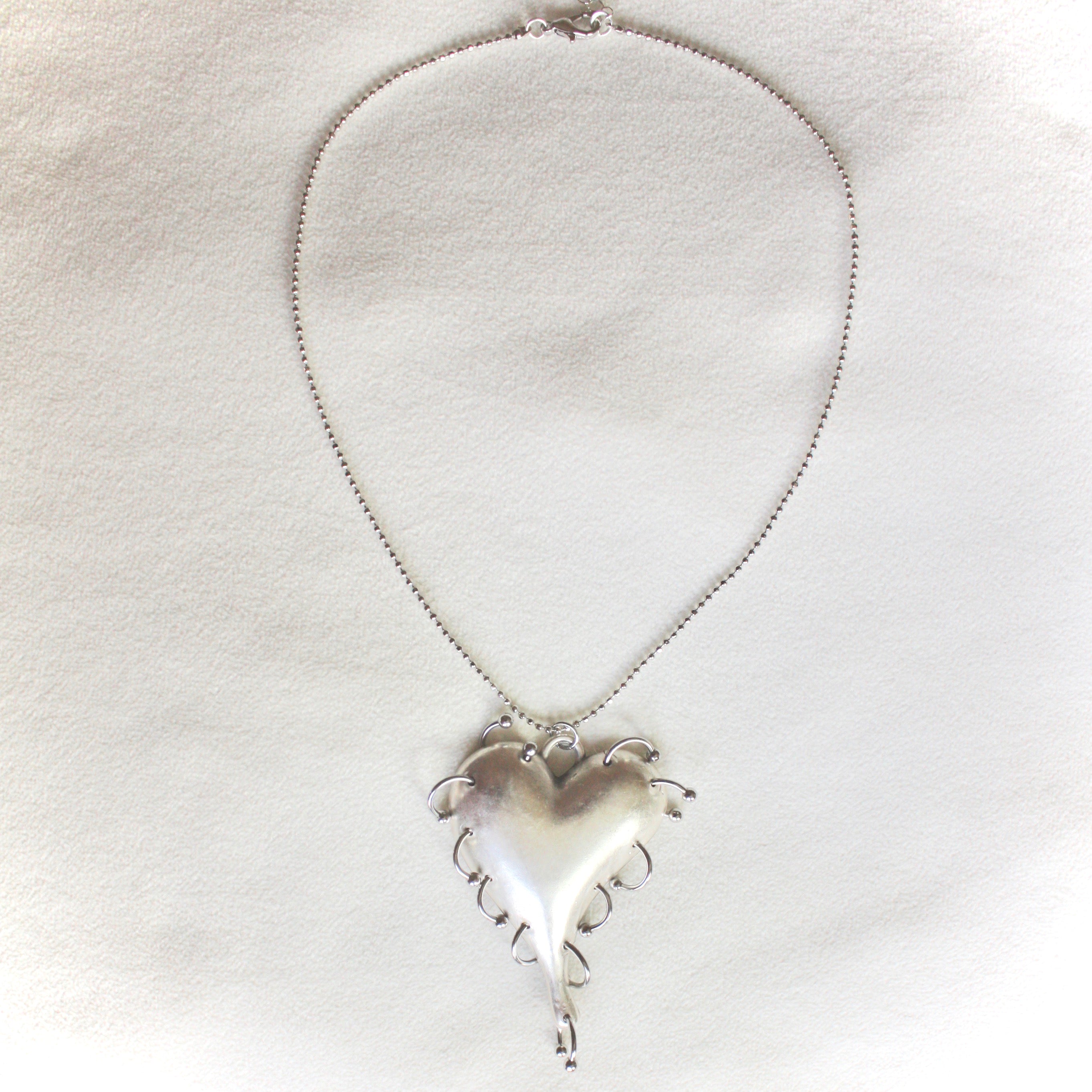 Bleeding Hearts Choker in Silver