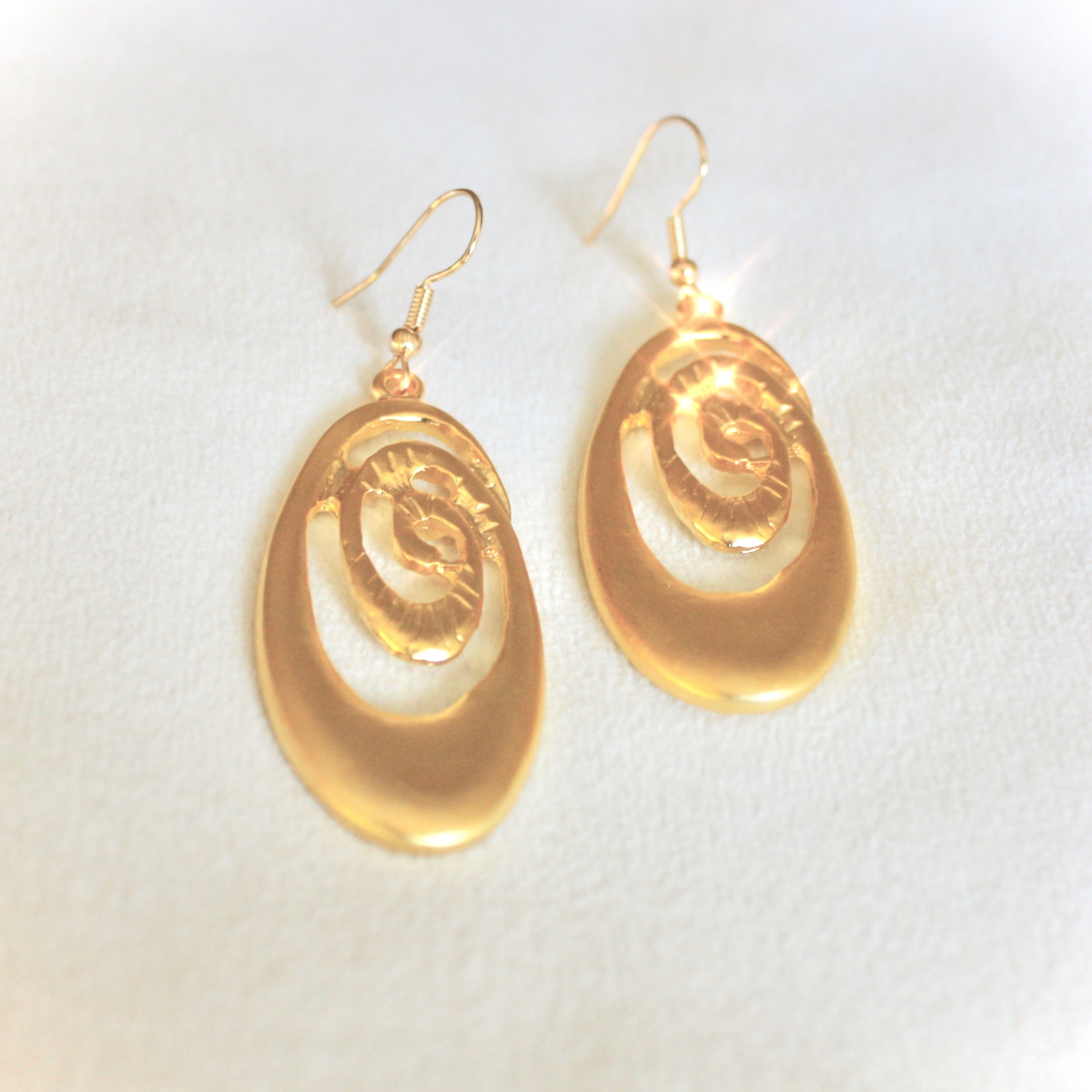 Expansion Earrings in Gold