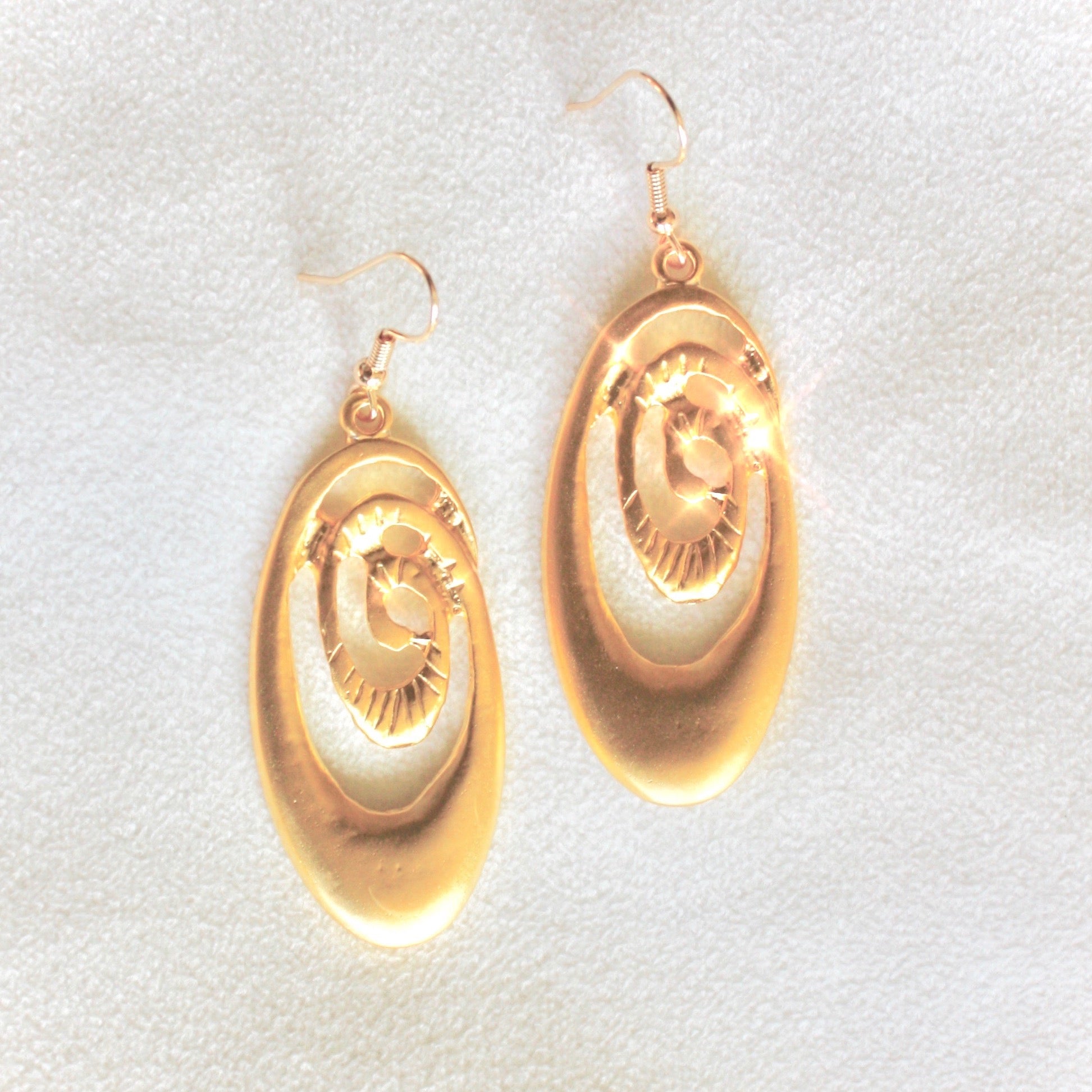 Expansion Earrings in Gold