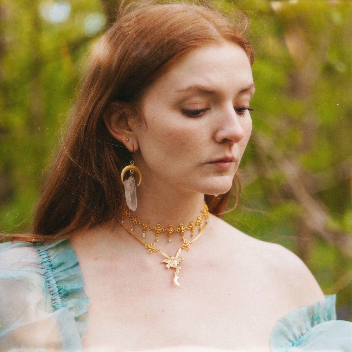 Interconnected Choker in Gold