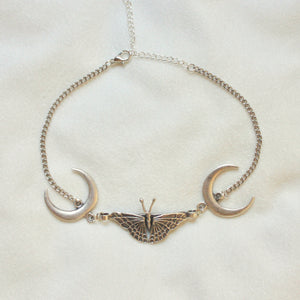 Out of the Woods Choker in Silver