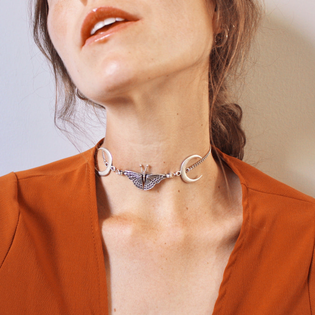 Out of the Woods Choker in Silver