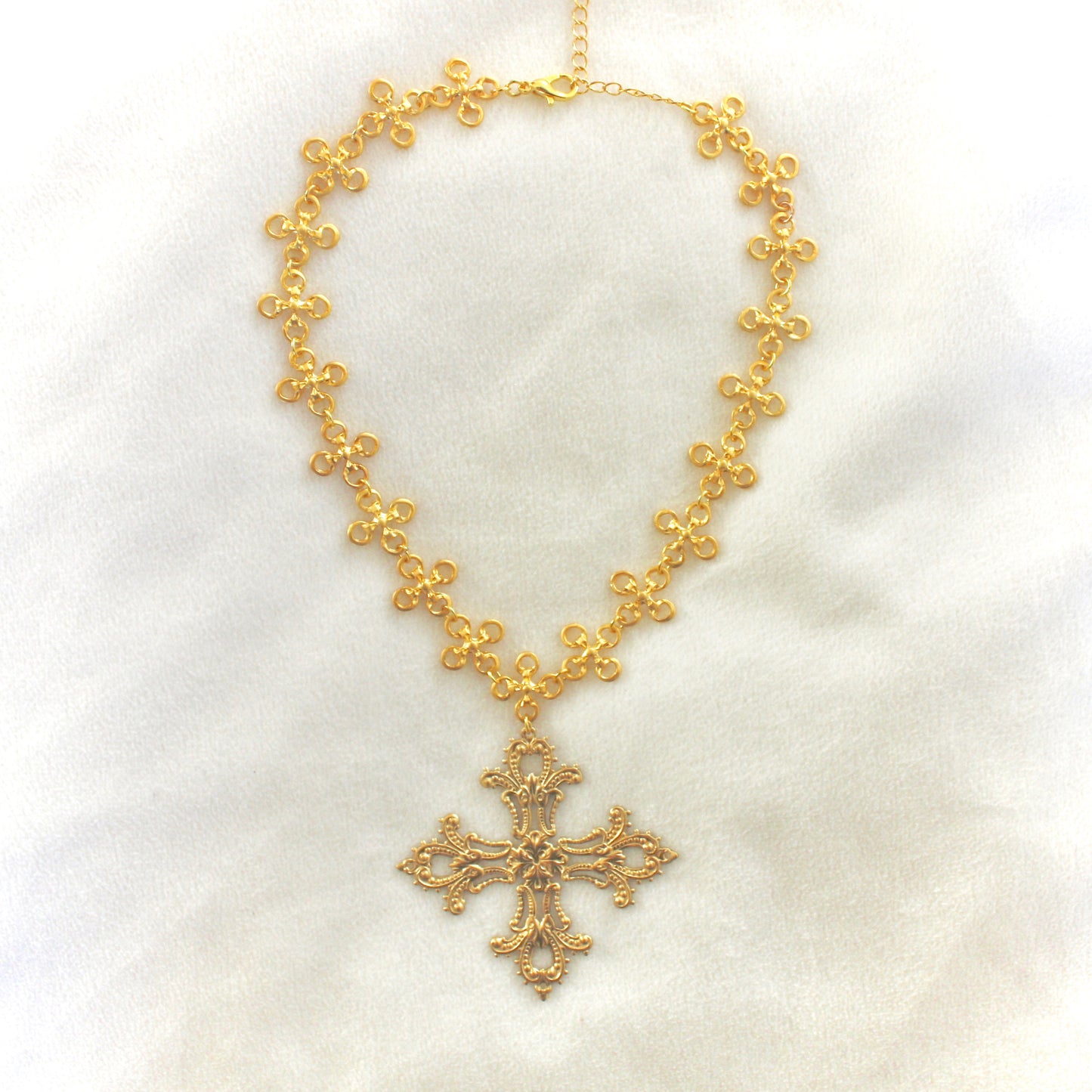 Ring Around the Rosie Choker in Gold